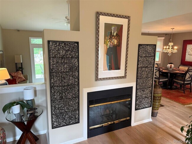Building Photo - 7670 Golden Hill Ct
