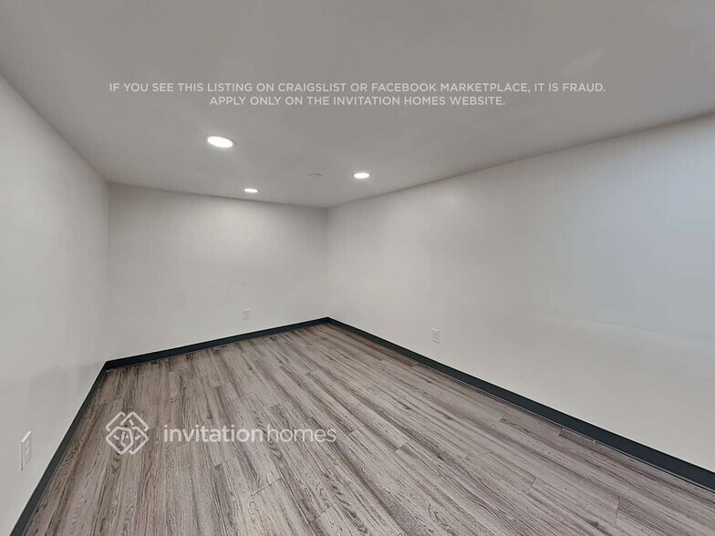 Building Photo - 132 S Olive