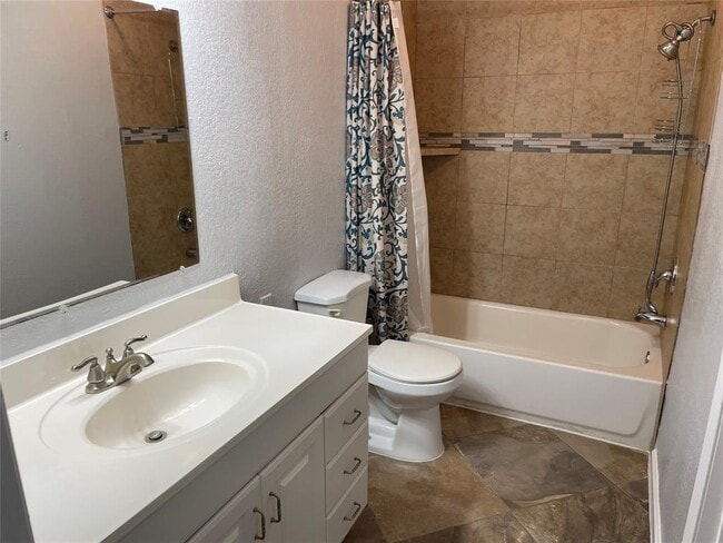 Building Photo - 8402 Spring Valley Dr