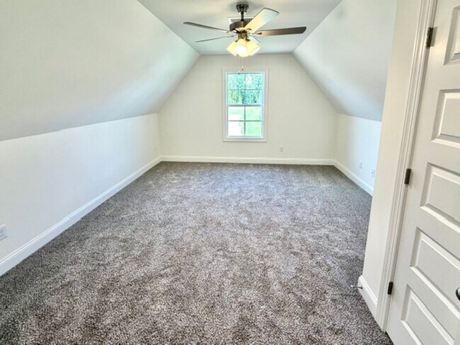 Building Photo - NewburyDrive7425