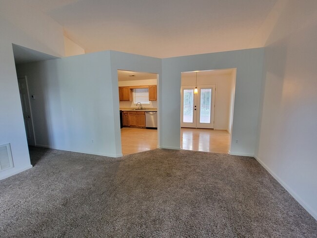 Building Photo - 1216 Pebble Creek Dr