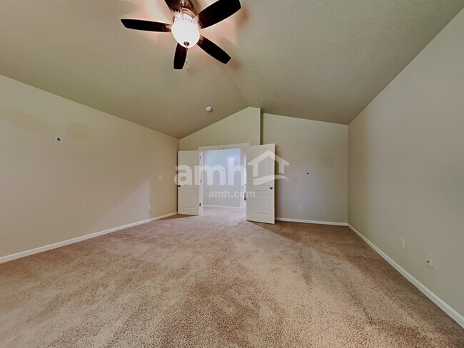 Building Photo - 3208 NE 75th St