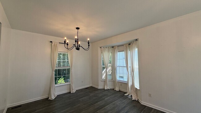 Building Photo - 4 Bedroom Colonial in Prince William County