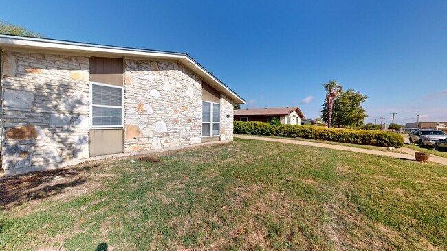 Building Photo - SPACIOUS HOUSE FOR RENT!!!