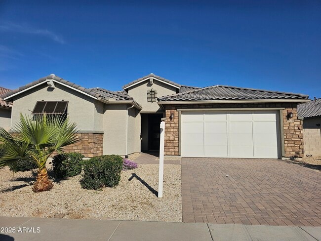 Building Photo - 8622 W Rancho Dr