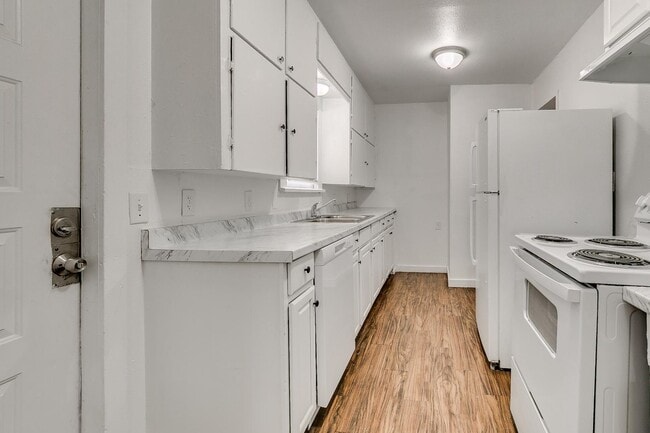 Building Photo - 316 SW 32nd St