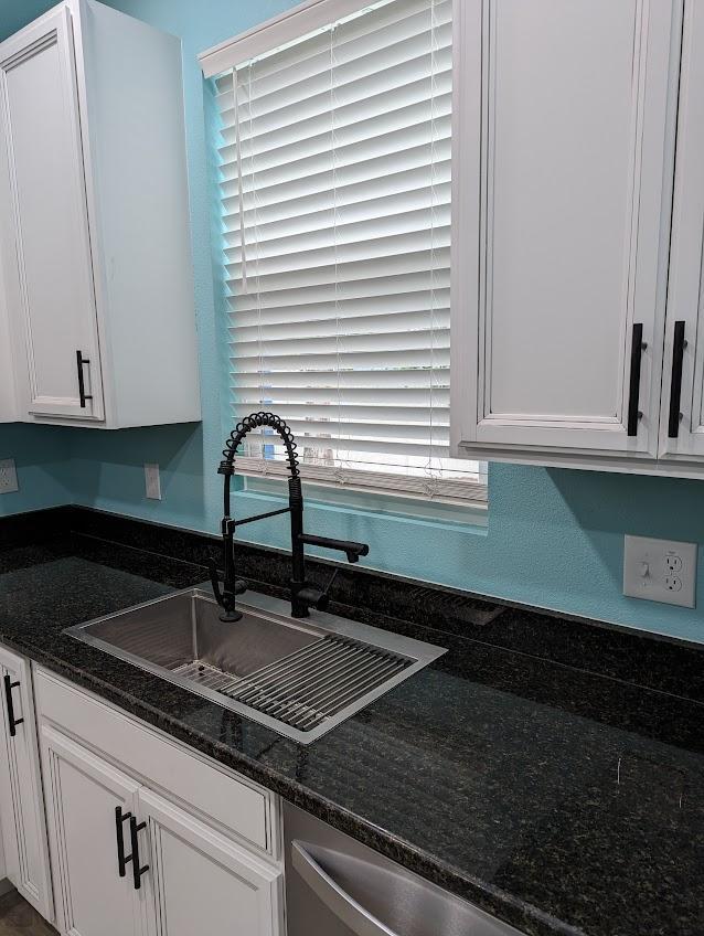 Building Photo - 2010 Seminole Blvd S