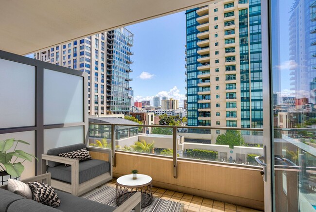 Building Photo - Water Views in the Pinnacle Marina