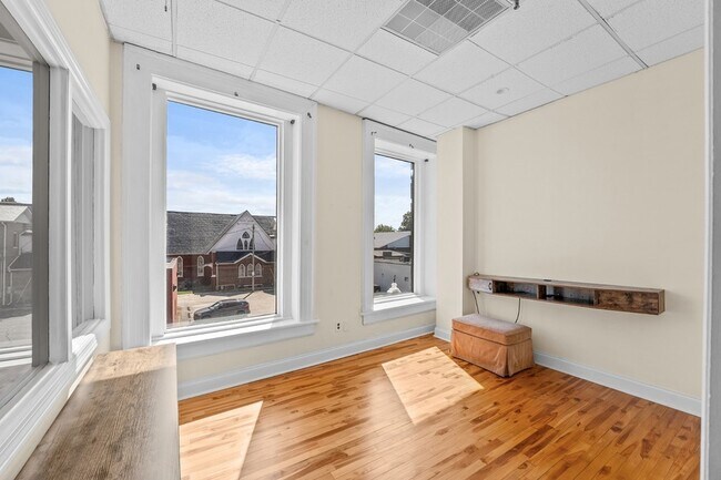 Building Photo - 44 S Jefferson St