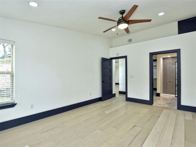 Building Photo - 11800 Tedford St