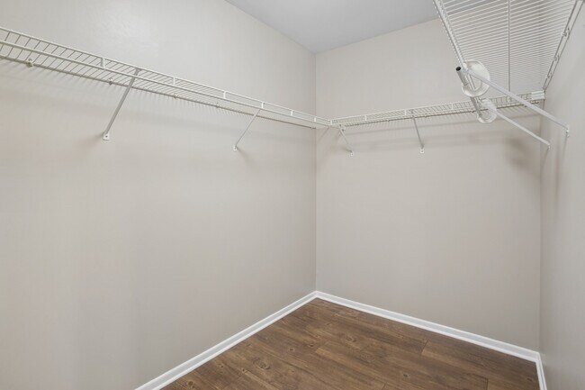 Building Photo - 1917 Windsong Dr