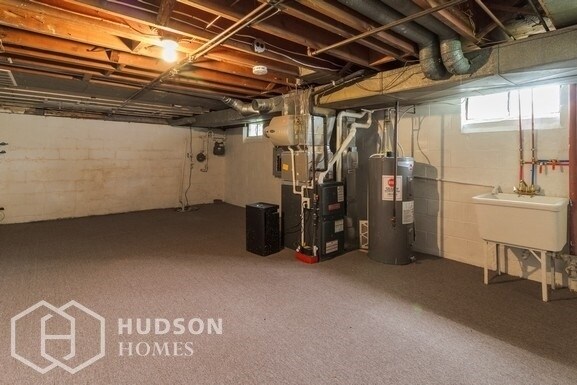 Building Photo - 113 Viking Pl