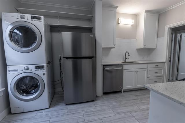 Building Photo - 3907 Prescott Ave