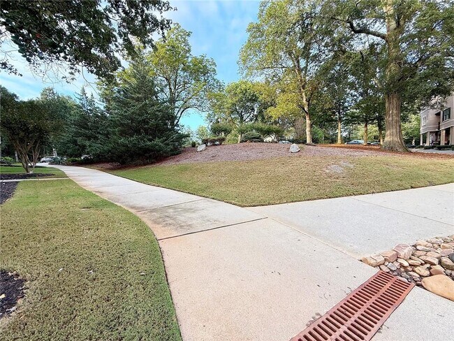 Building Photo - 3641 Ridge Towne Dr