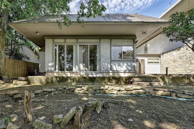 Building Photo - 6305 Shadow Valley Dr