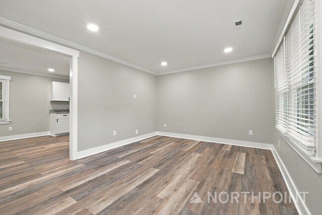 Building Photo - 7124 Sherbourne Dr