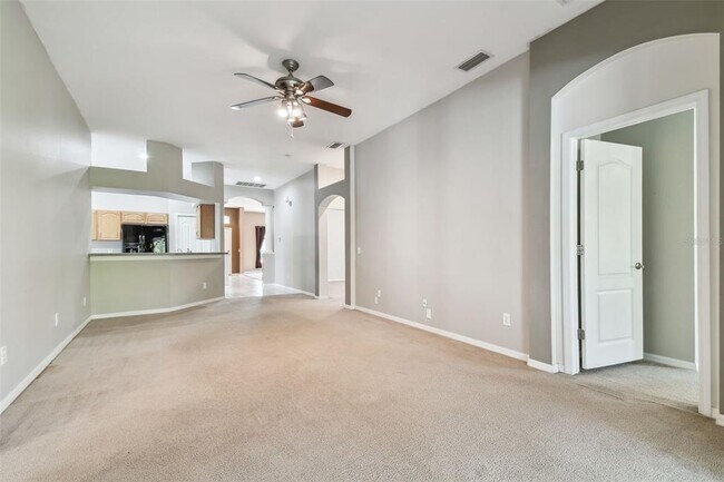Building Photo - 15807 Leatherleaf Ln