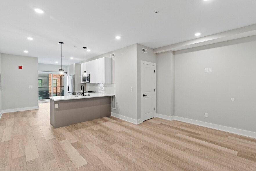 Building Photo - 2625 W Jefferson St