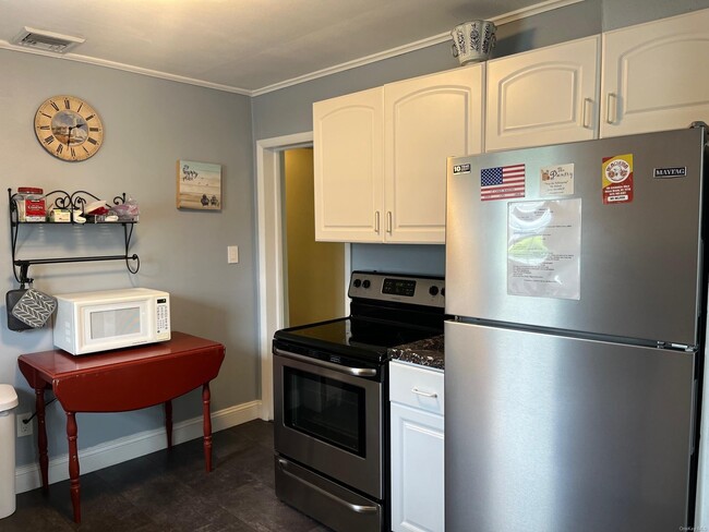 Building Photo - 804 Evergreen Walk