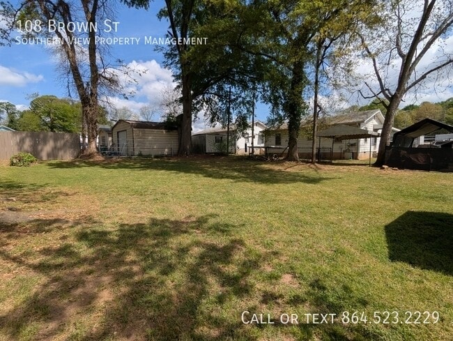 Building Photo - 108 Brown St