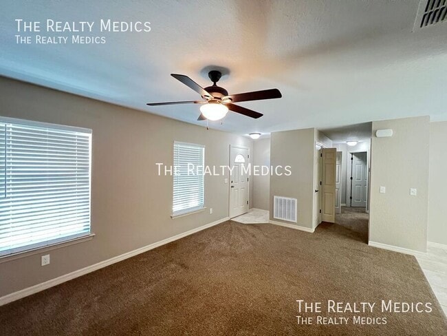 Building Photo - 15593 SW 48th Ave