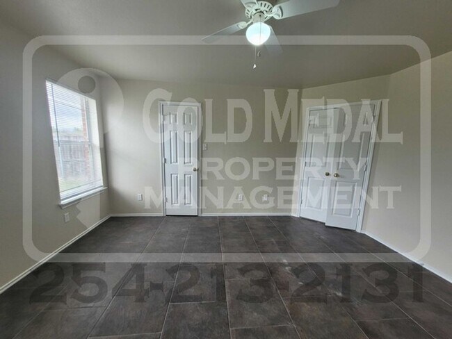 Building Photo - Charming 4-Bed, 2-Bath now available for r...
