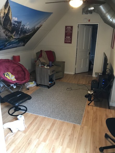 living room - 543 W Mifflin St