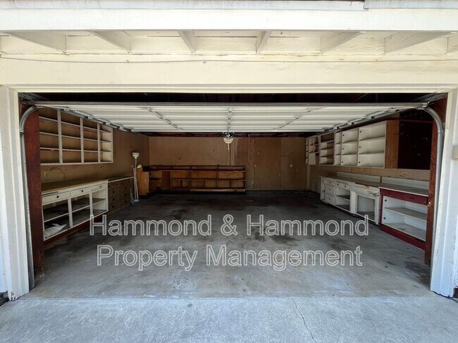 Building Photo - 5710 Jumilla Ave