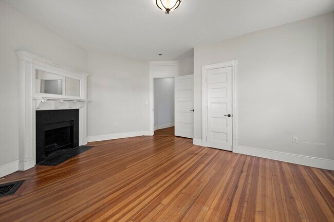 Building Photo - 495 Broadway