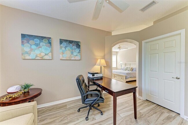 Building Photo - 135 River Enclave Ct