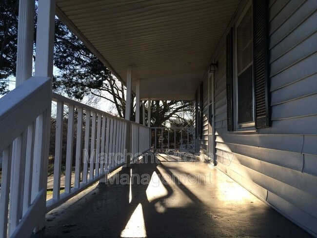 Building Photo - 1 Traction St