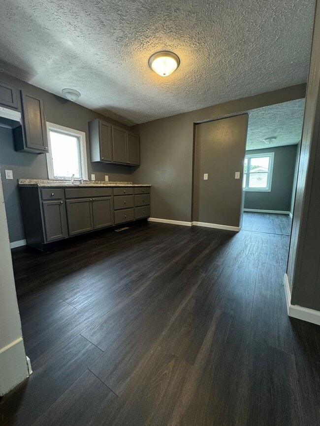 Building Photo - Rent to Own in Crestline Available Now