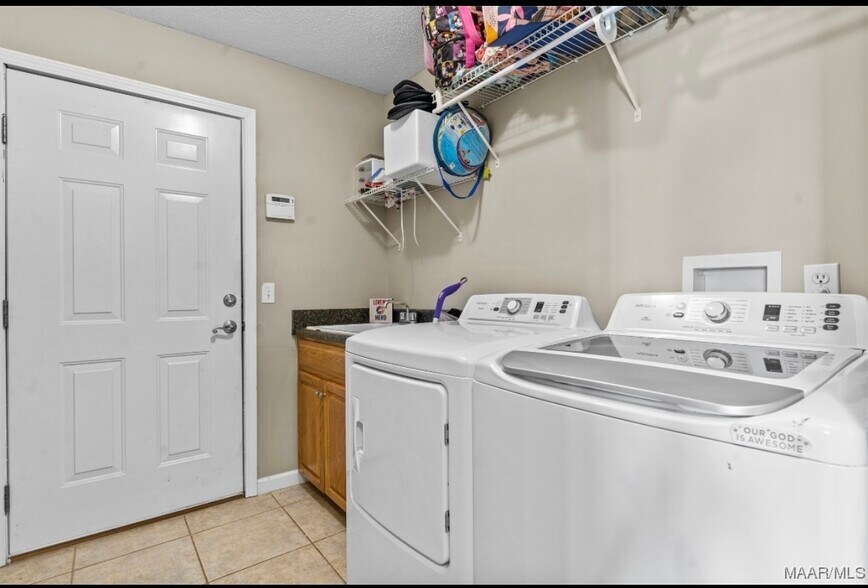 Laundry area - 108 Fieldstone Dr