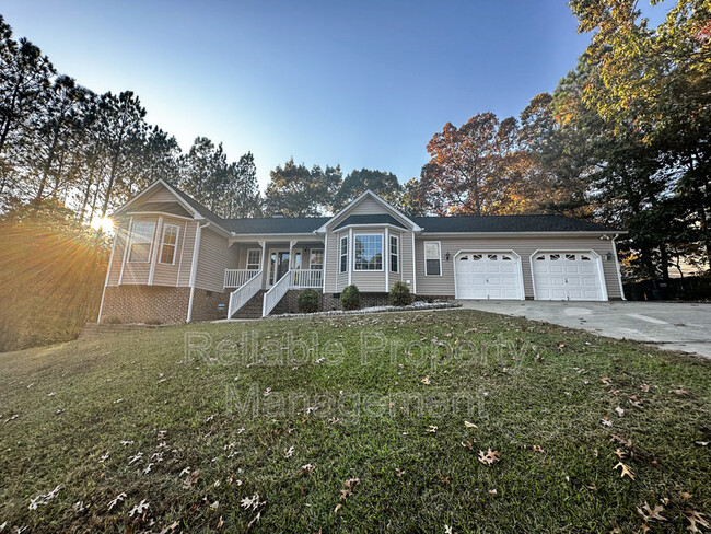 Building Photo - 400 Black Forest Dr