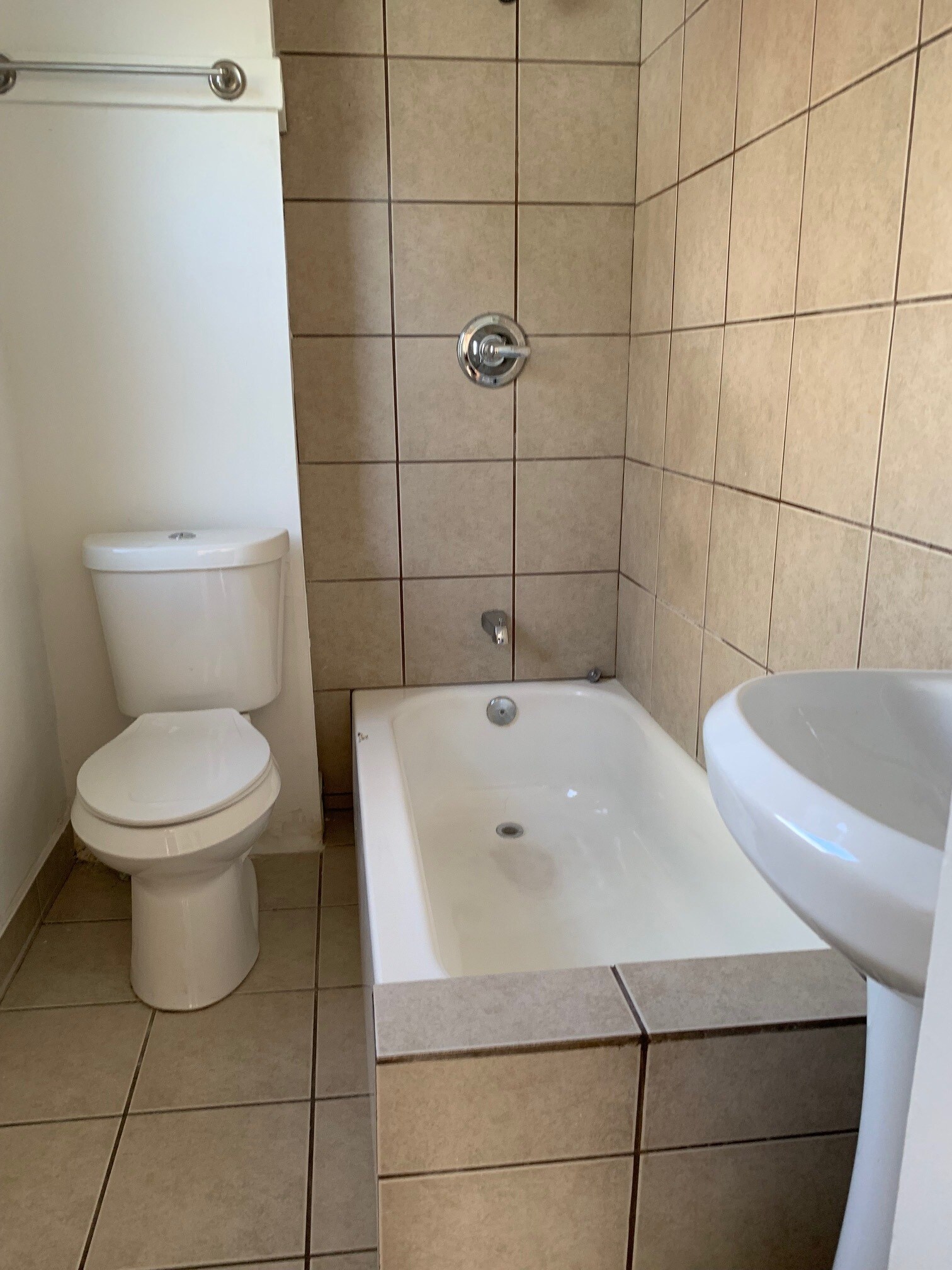 Building Photo - 102 E 38th St