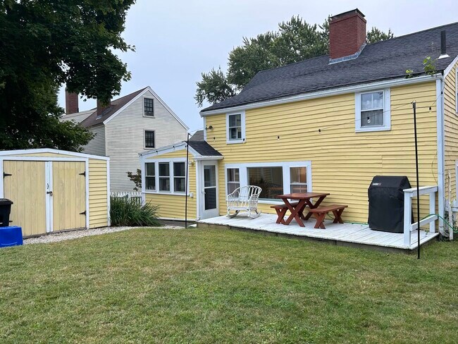 Building Photo - 42 Piscataqua St