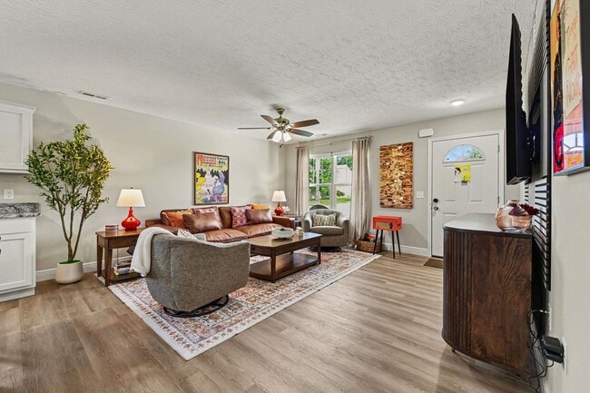 Building Photo - 157 Southwind Blvd
