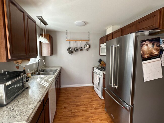 Building Photo - 3 Bedroom 2 Bath House on Cul-de-sac near Whatcom Falls Park