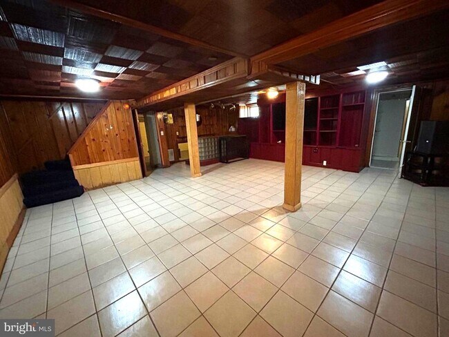 Building Photo - 6401 Clearspring Rd