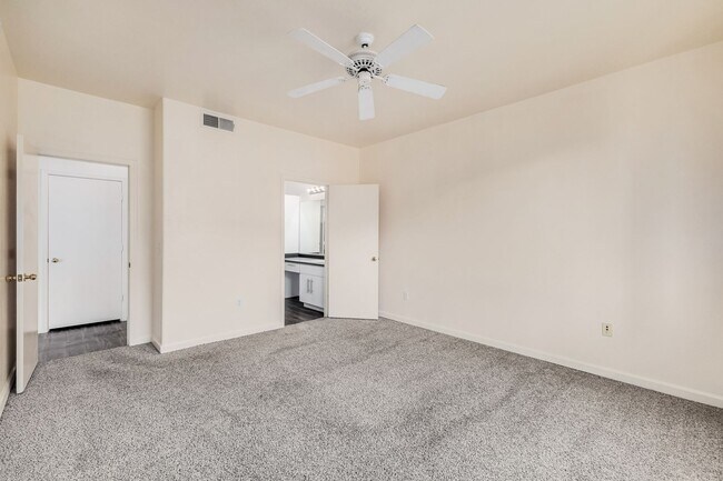 Building Photo - 2 Bedroom, 2 Bath In Central Phoenix