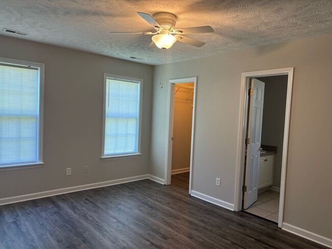Building Photo - 3808 Raider Ct