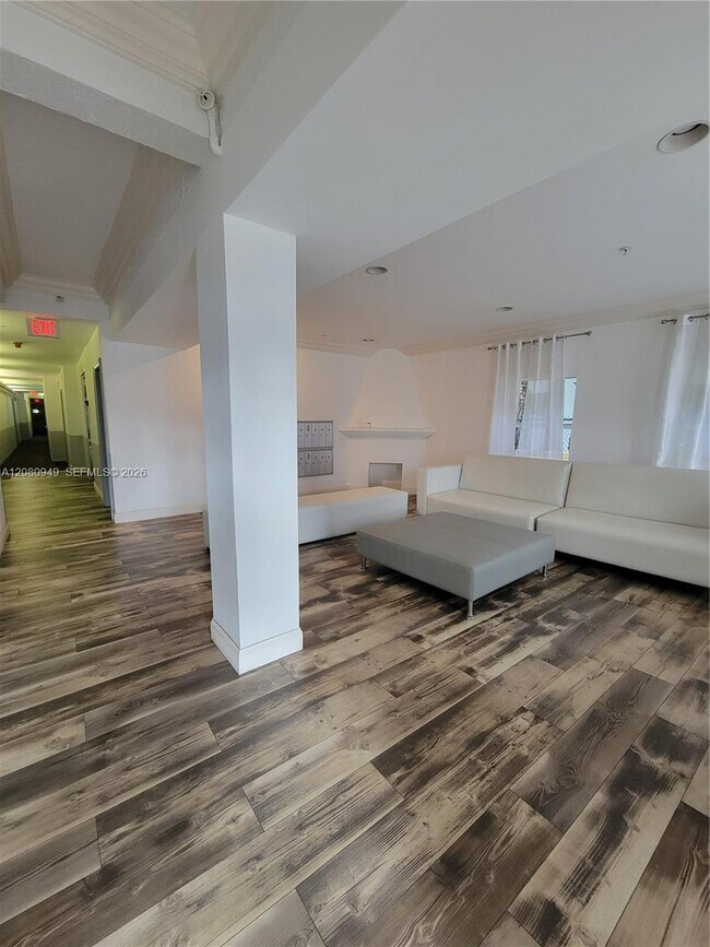 Building Photo - 1521 Lenox Ave.