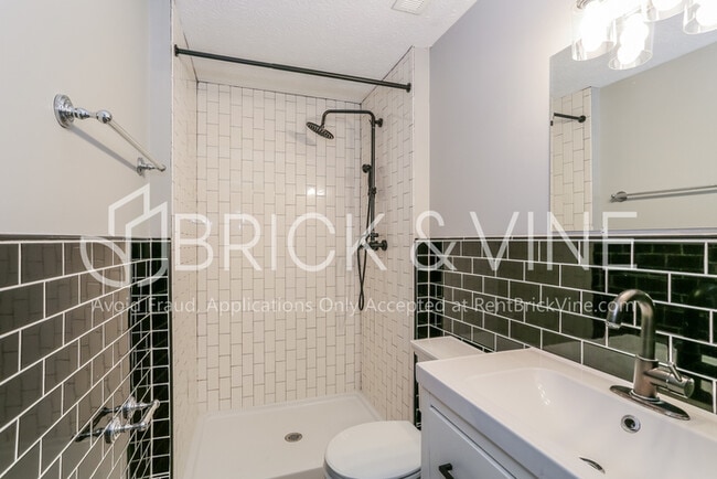 Building Photo - 5727 Sundial Dr