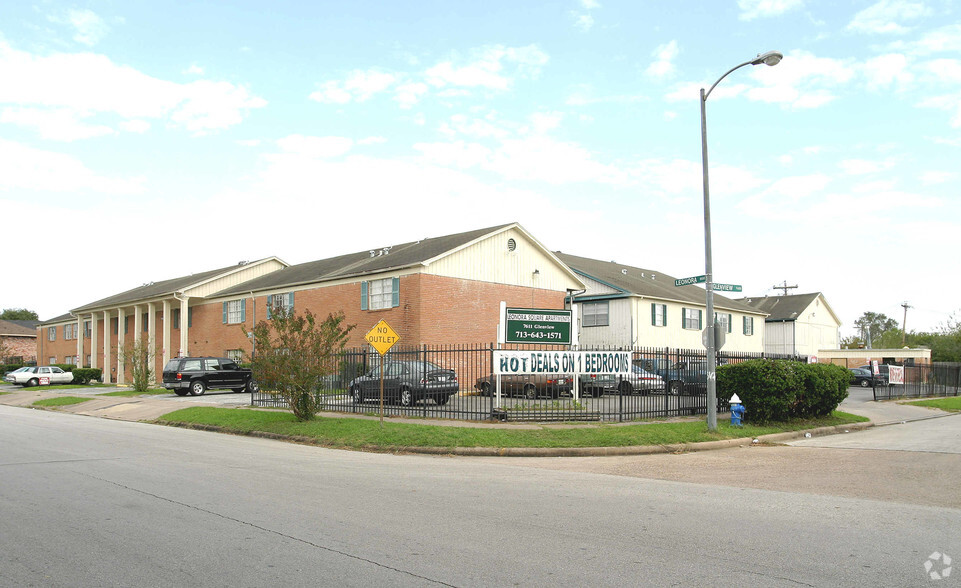 Building Photo - Leonora Square Apartments