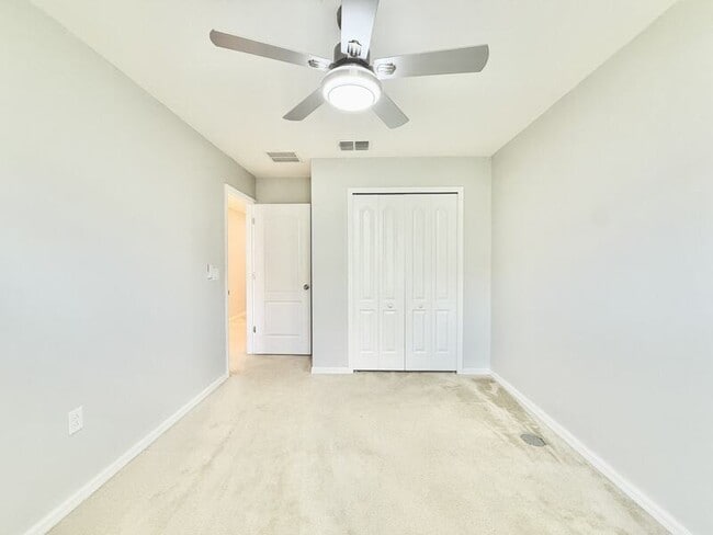 Building Photo - 3824 Exeter Ln