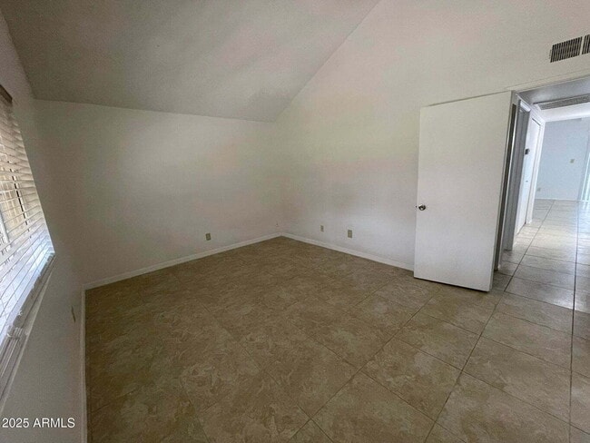 Building Photo - SPECIALS for IMMEDIATE MOVE IN! This is too good to pass up!