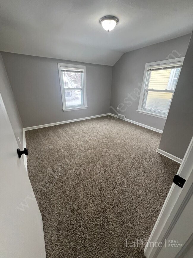 Building Photo - Move-in Ready 3 Bedroom Home for Rent