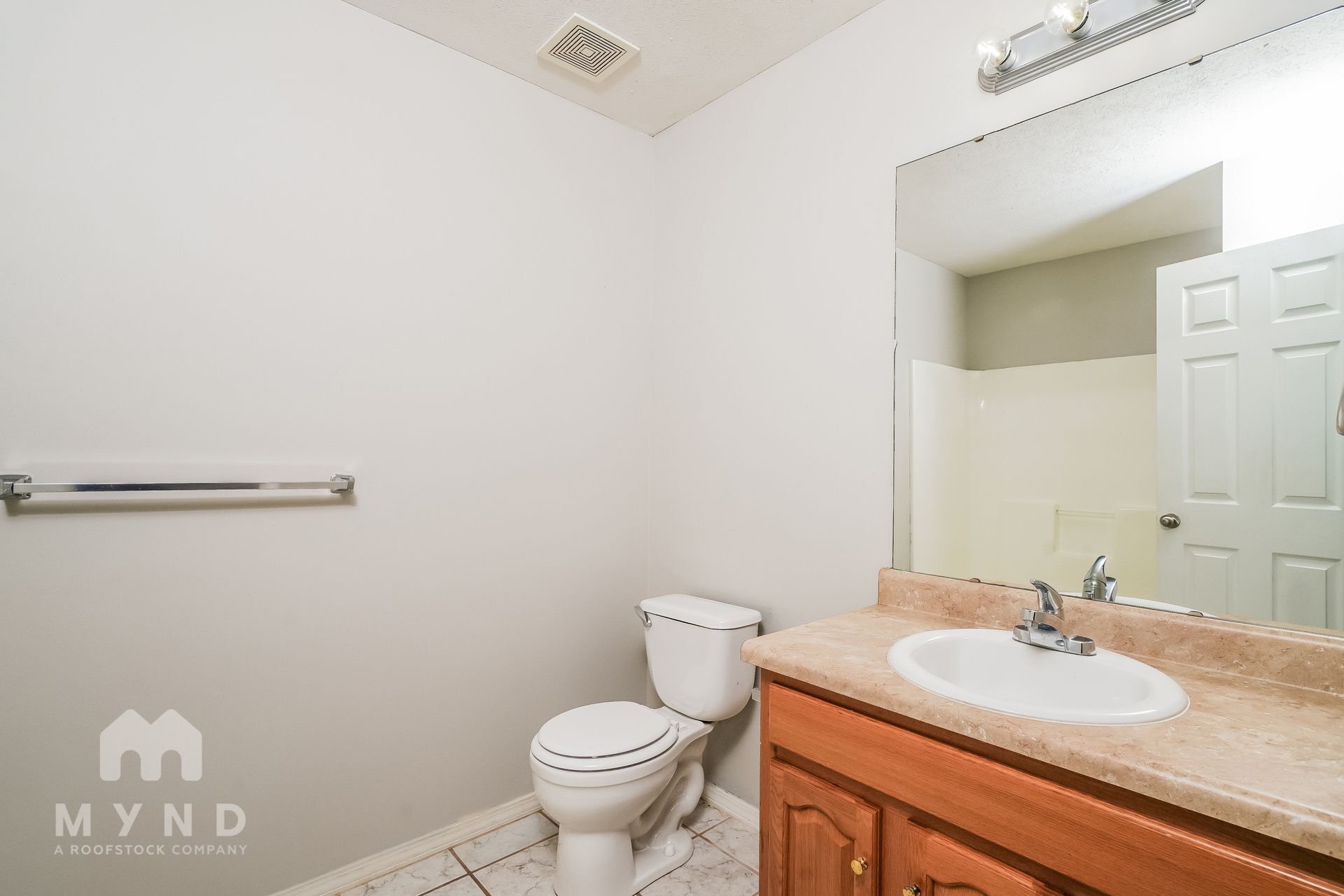 Building Photo - 5673 S Lexington Ave