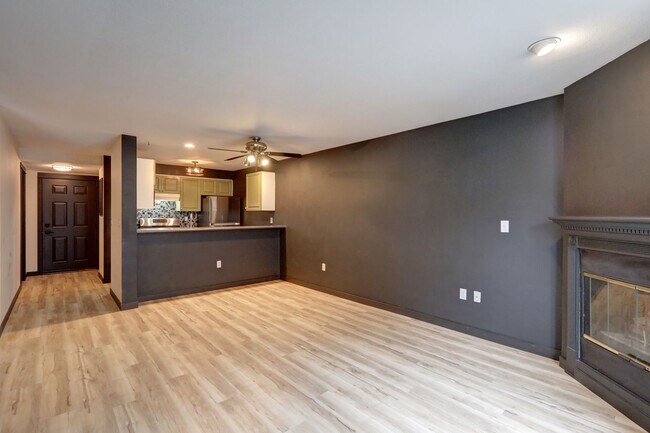 Building Photo - Charming 1 bedroom, 1 bathroom Queen Anne ...