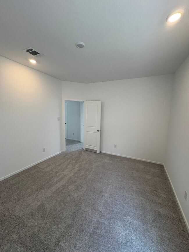 Building Photo - 6419 Seafoam Lake Dr
